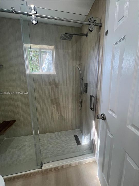 Active With Contract: $4,000 (3 beds, 2 baths, 1420 Square Feet)