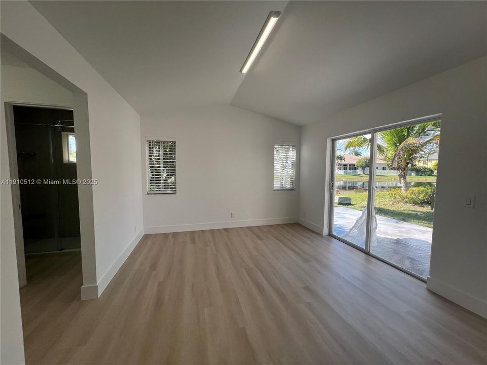 Active With Contract: $4,000 (3 beds, 2 baths, 1420 Square Feet)