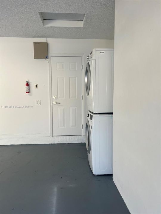 Active With Contract: $4,000 (3 beds, 2 baths, 1420 Square Feet)