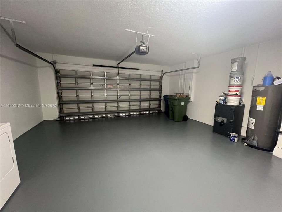 Active With Contract: $4,000 (3 beds, 2 baths, 1420 Square Feet)