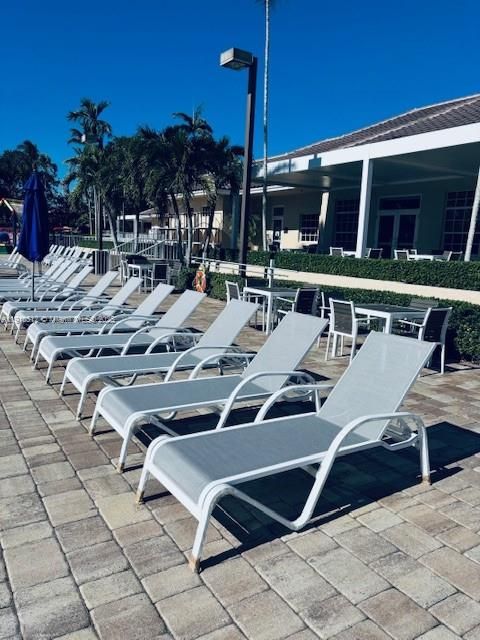 Active With Contract: $4,000 (3 beds, 2 baths, 1420 Square Feet)