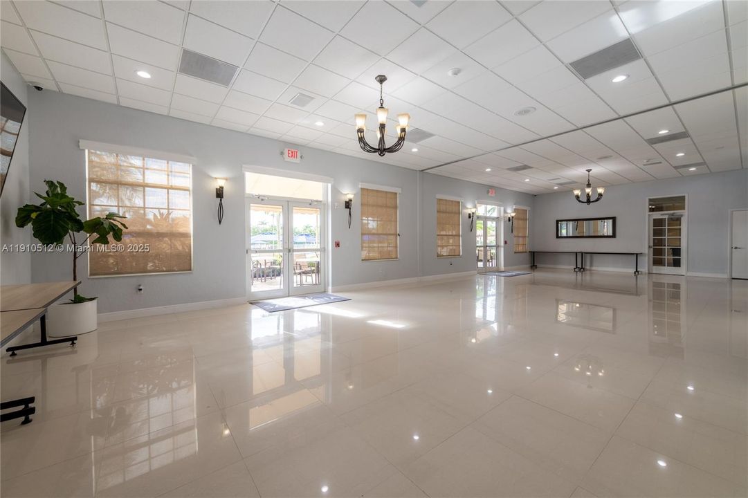 Active With Contract: $4,000 (3 beds, 2 baths, 1420 Square Feet)