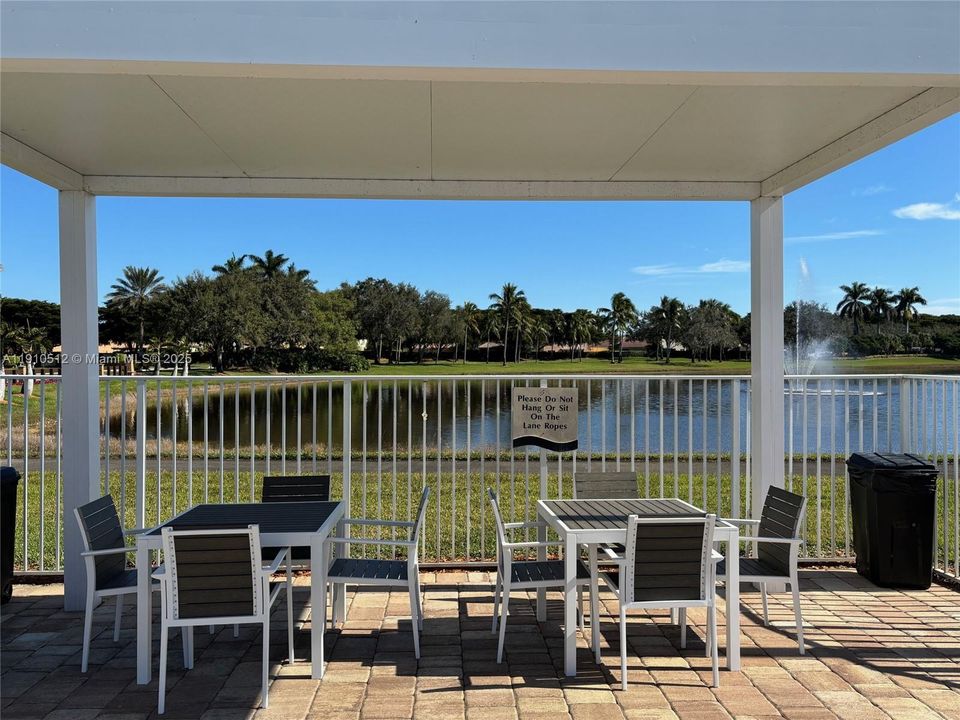 Active With Contract: $4,000 (3 beds, 2 baths, 1420 Square Feet)