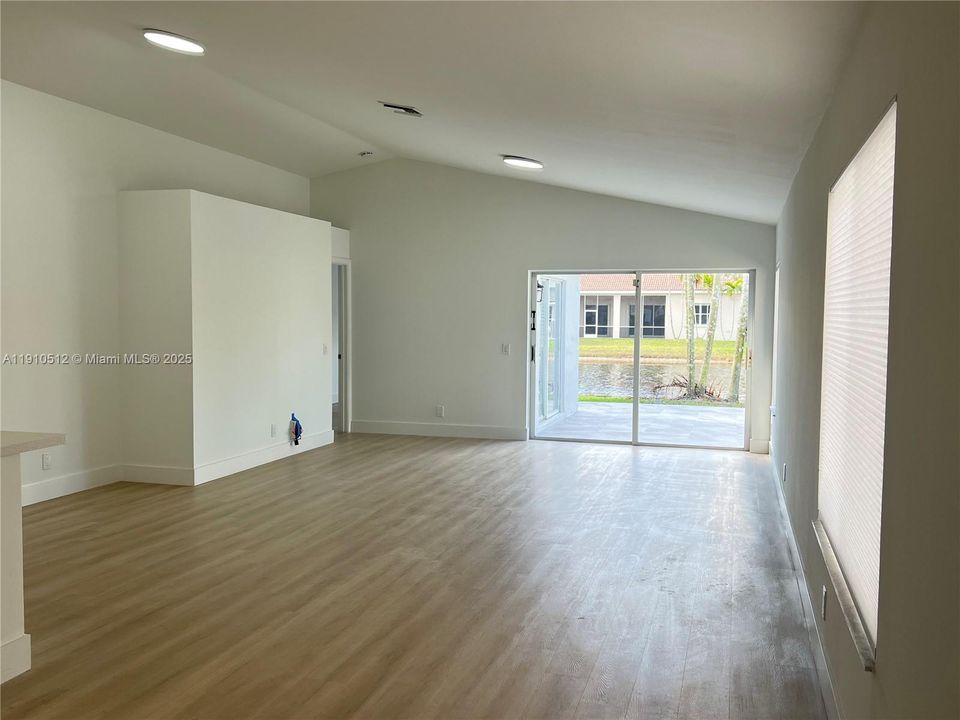 Active With Contract: $4,000 (3 beds, 2 baths, 1420 Square Feet)