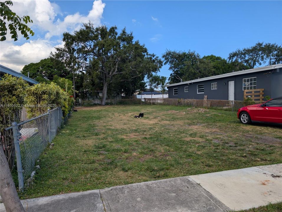 Activo con contrato: $149,900 (0.10 acres)