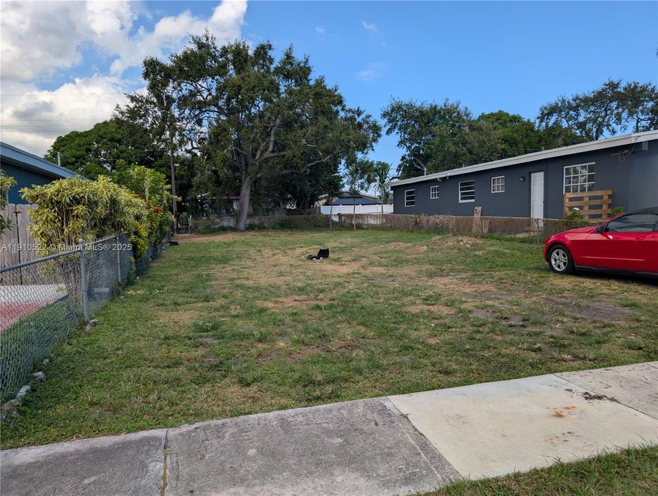 Activo con contrato: $149,900 (0.10 acres)