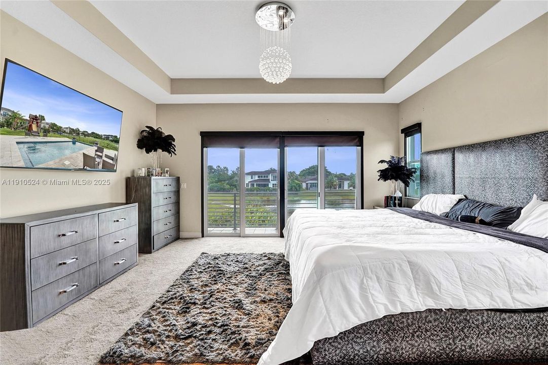 待售: $2,000,000 (5 贝兹, 5 浴室, 4044 平方英尺)