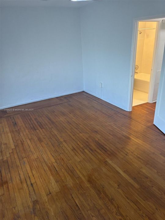 Recently Rented: $1,600 (0 beds, 1 baths, 450 Square Feet)