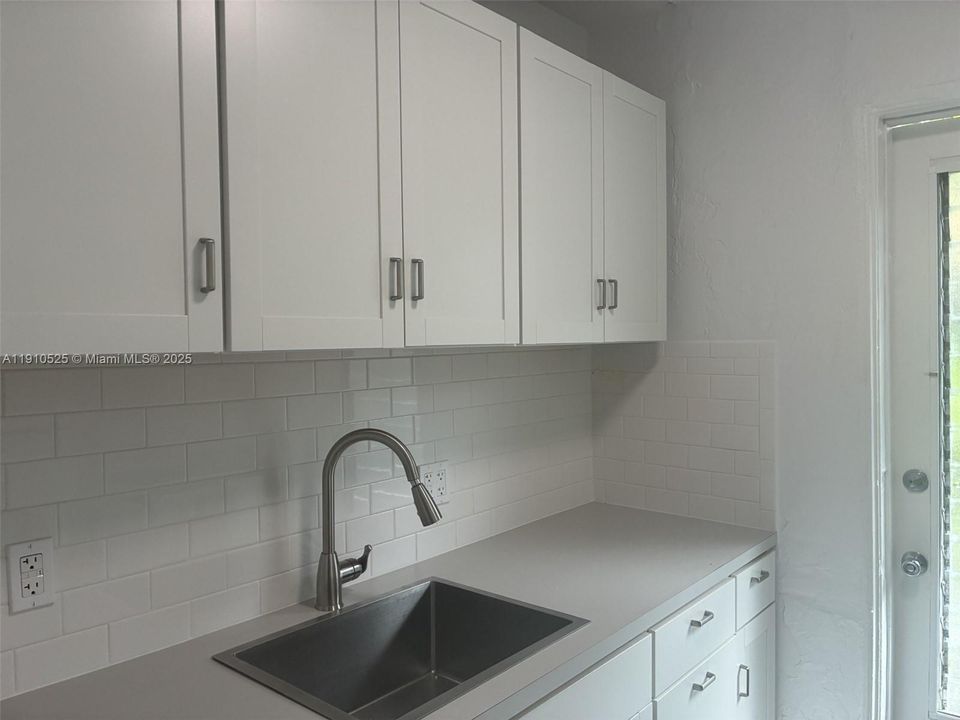 Recently Rented: $1,600 (0 beds, 1 baths, 450 Square Feet)