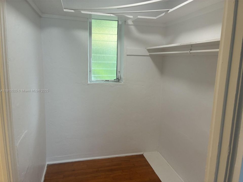 Recently Rented: $1,600 (0 beds, 1 baths, 450 Square Feet)