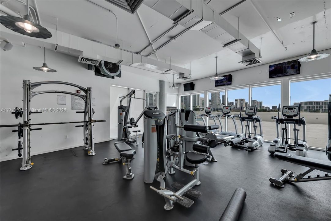 Active With Contract: $415,000 (2 beds, 2 baths, 1000 Square Feet)