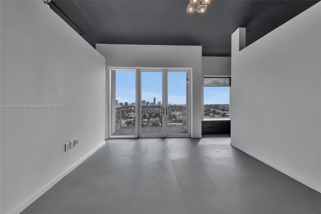 Active With Contract: $415,000 (2 beds, 2 baths, 1000 Square Feet)