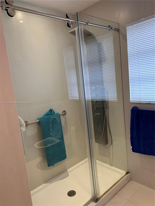 En Venta: $245,000 (1 camas, 1 baños, 825 Pies cuadrados)