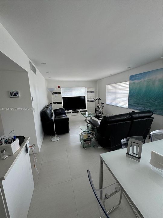 En Venta: $245,000 (1 camas, 1 baños, 825 Pies cuadrados)