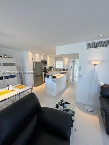 En Venta: $245,000 (1 camas, 1 baños, 825 Pies cuadrados)