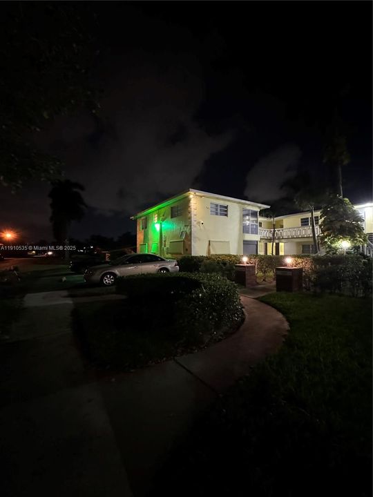 En Venta: $245,000 (1 camas, 1 baños, 825 Pies cuadrados)