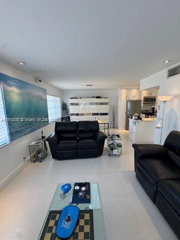 En Venta: $245,000 (1 camas, 1 baños, 825 Pies cuadrados)