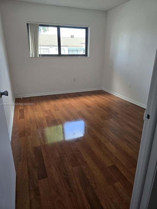 For Rent: $1,920 (2 beds, 1 baths, 784 Square Feet)