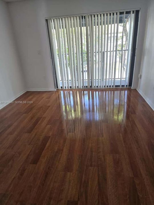 For Rent: $1,920 (2 beds, 1 baths, 784 Square Feet)