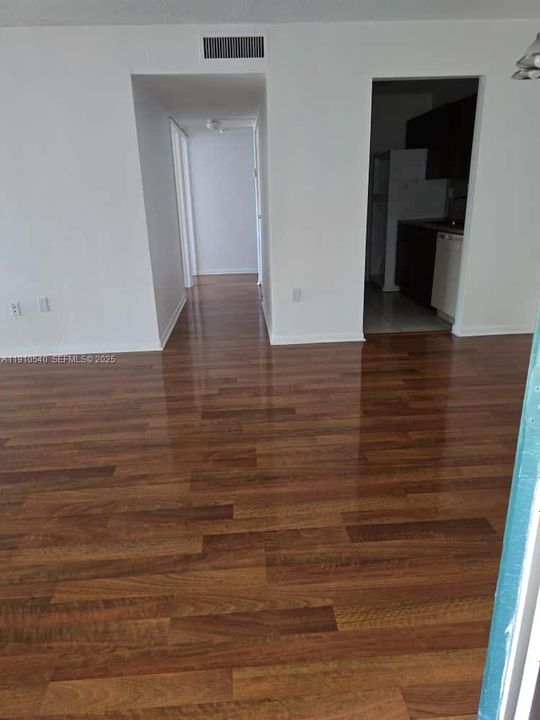 For Rent: $1,920 (2 beds, 1 baths, 784 Square Feet)