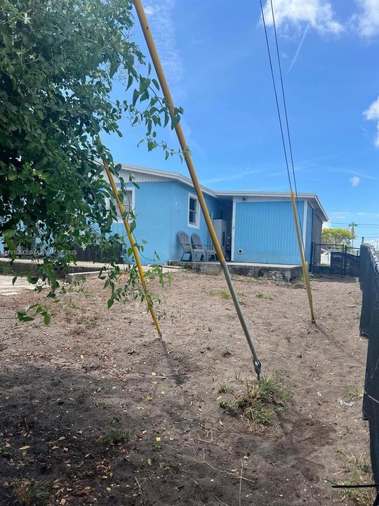 En Venta: $300,000 (3 camas, 1 baños, 960 Pies cuadrados)