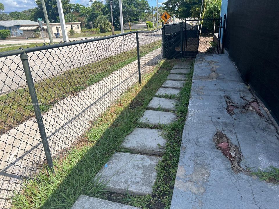 En Venta: $300,000 (3 camas, 1 baños, 960 Pies cuadrados)