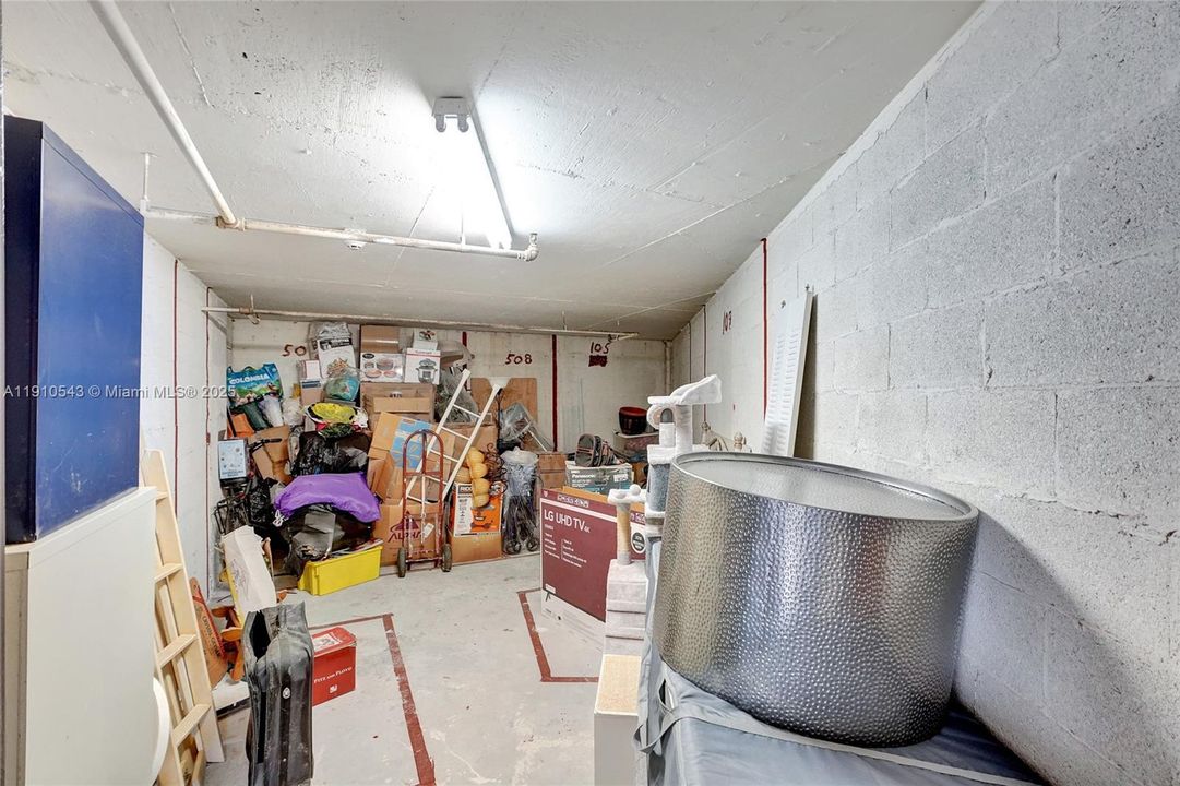 For Sale: $330,000 (2 beds, 2 baths, 1000 Square Feet)