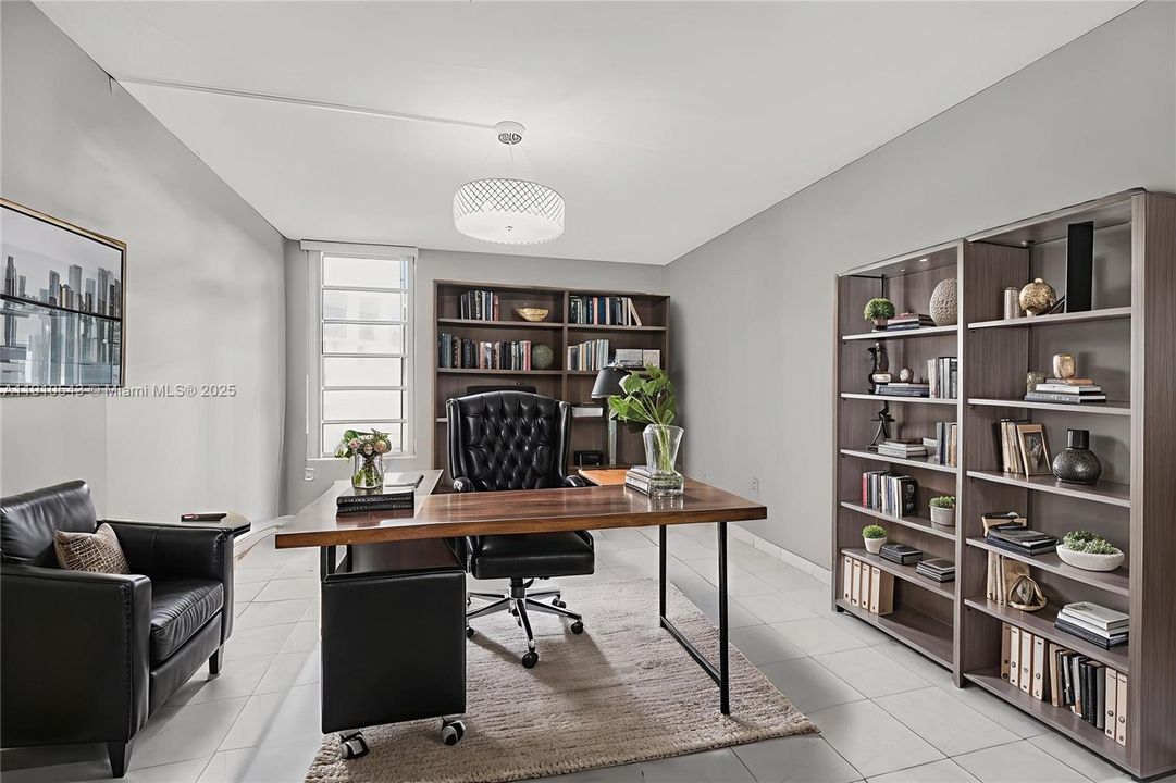 For Sale: $330,000 (2 beds, 2 baths, 1000 Square Feet)