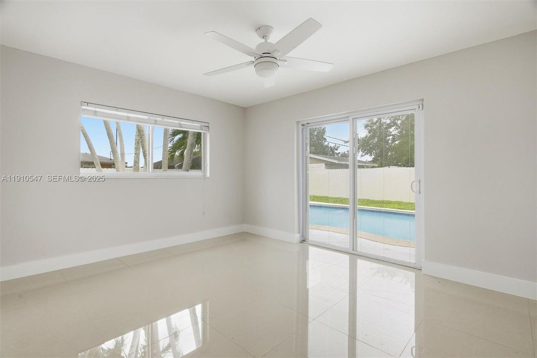 出租: $5,000 (3 贝兹, 2 浴室, 1387 平方英尺)