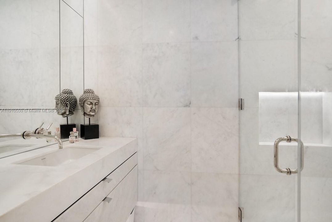 На продажу: $2,700,000 (2 спален, 2 ванн, 1453 Квадратных фут)