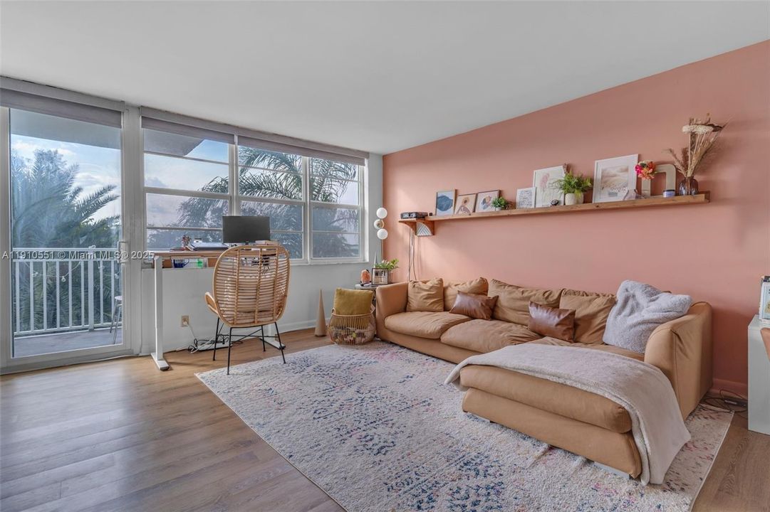 Activo con contrato: $214,999 (1 camas, 1 baños, 855 Pies cuadrados)