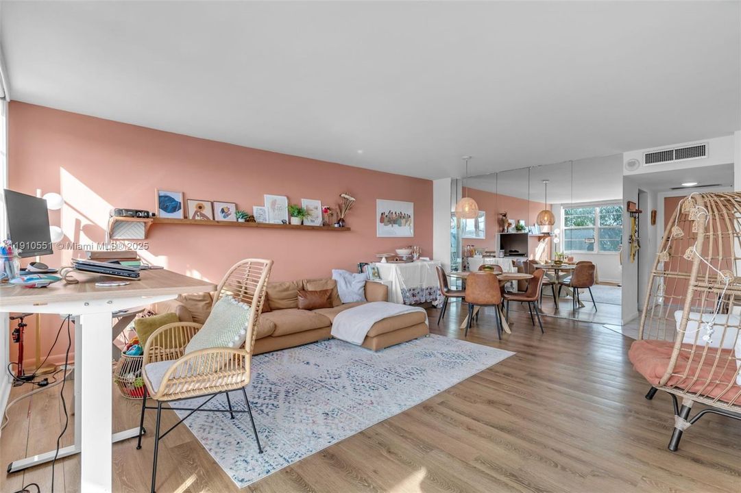 Activo con contrato: $214,999 (1 camas, 1 baños, 855 Pies cuadrados)