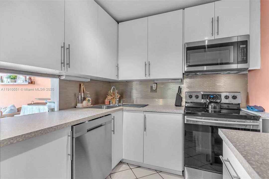 Activo con contrato: $214,999 (1 camas, 1 baños, 855 Pies cuadrados)