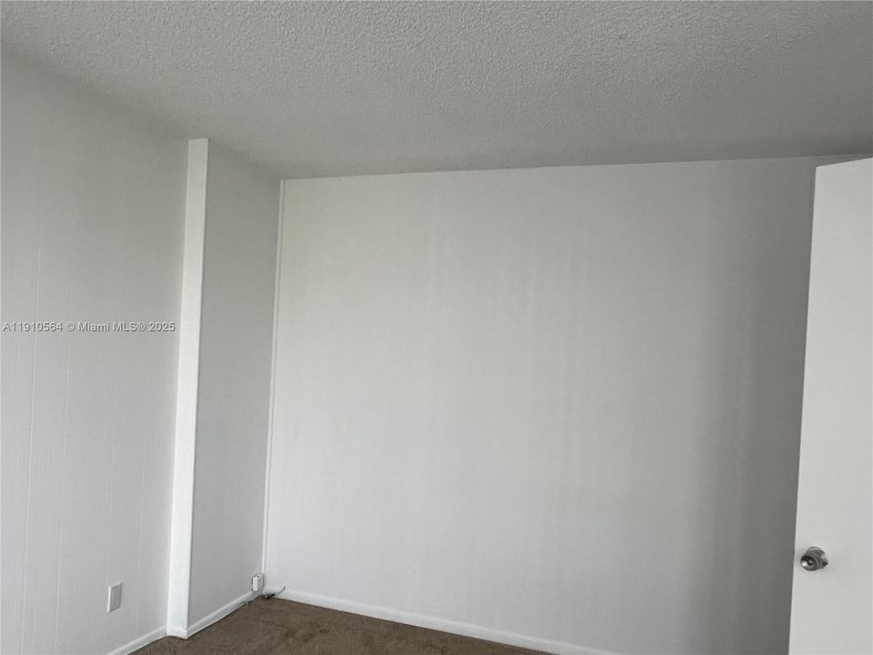 Active With Contract: $2,195 (2 beds, 2 baths, 1130 Square Feet)