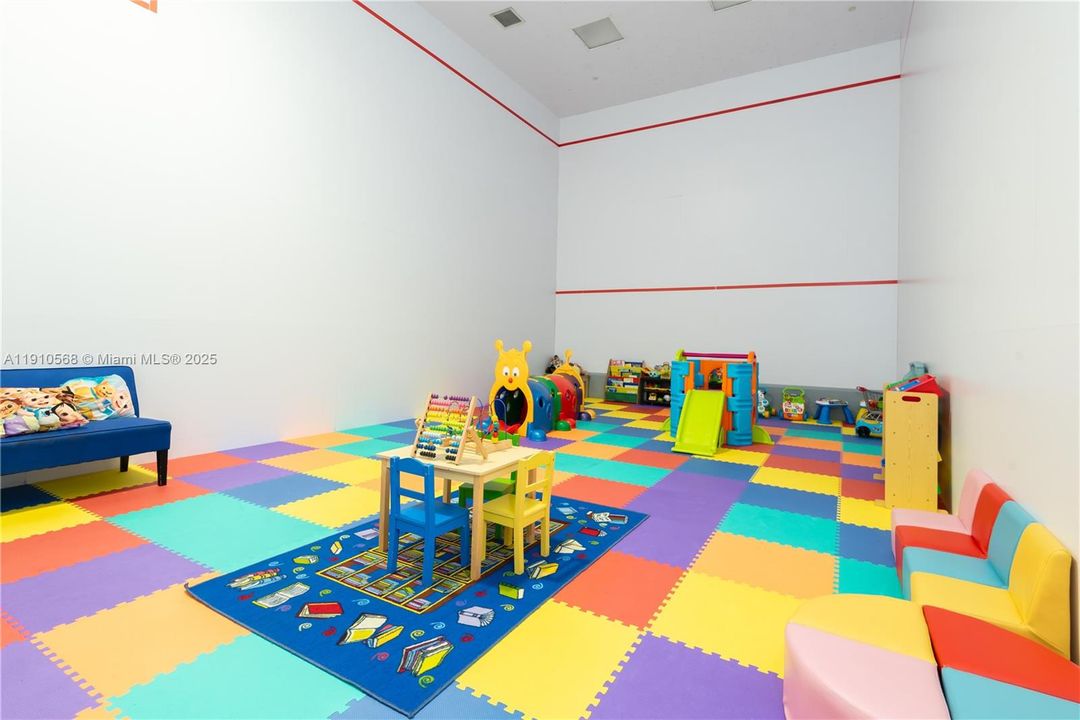 На продажу: $1,490,000 (3 спален, 2 ванн, 1655 Квадратных фут)