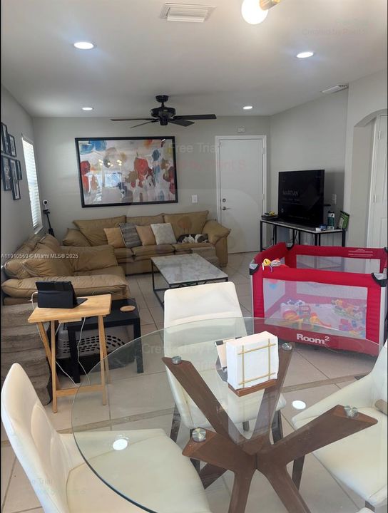 En Renta: $3,995 (3 camas, 2 baños, 1822 Pies cuadrados)