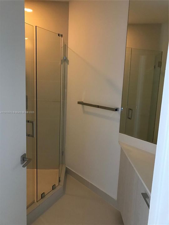 Recently Rented: $6,500 (3 beds, 3 baths, 1192 Square Feet)