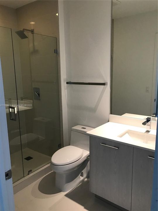 Recently Rented: $6,500 (3 beds, 3 baths, 1192 Square Feet)