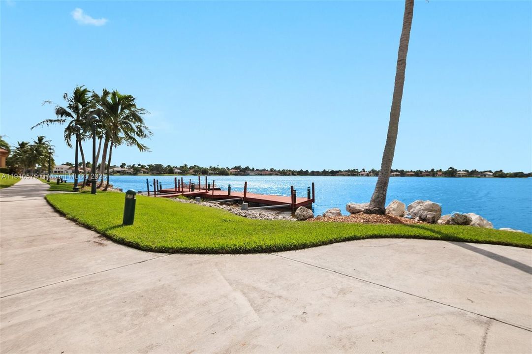 На продажу: $518,000 (3 спален, 3 ванн, 1576 Квадратных фут)