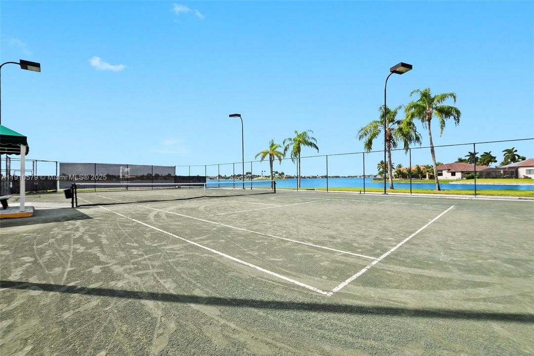 На продажу: $518,000 (3 спален, 3 ванн, 1576 Квадратных фут)