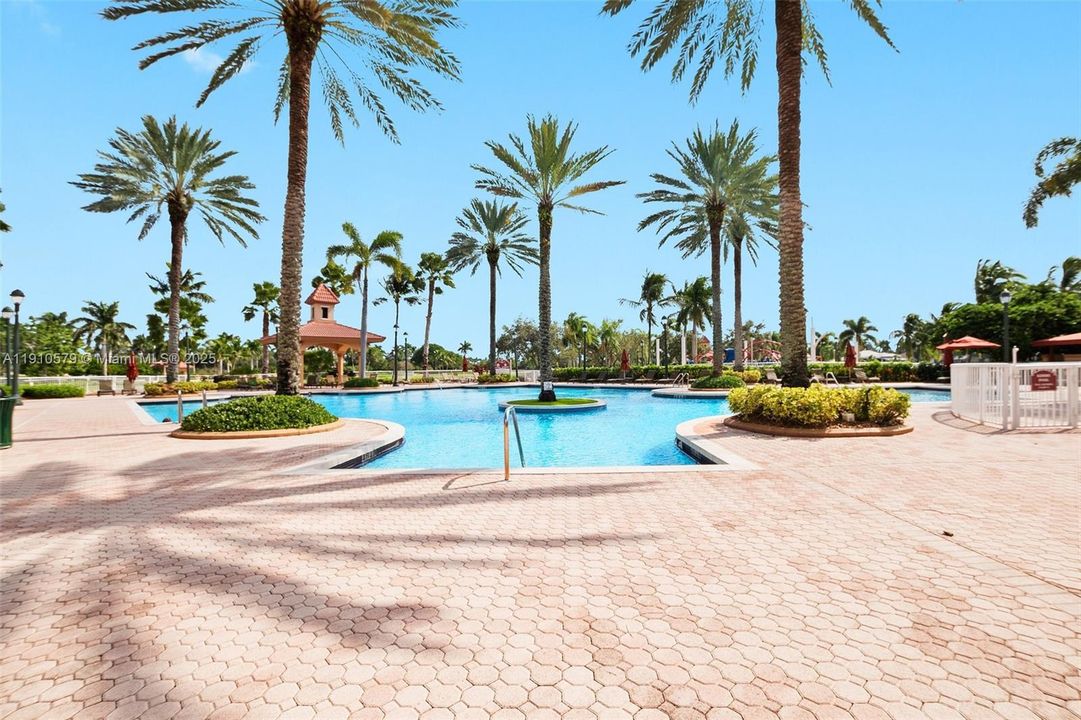 На продажу: $518,000 (3 спален, 3 ванн, 1576 Квадратных фут)