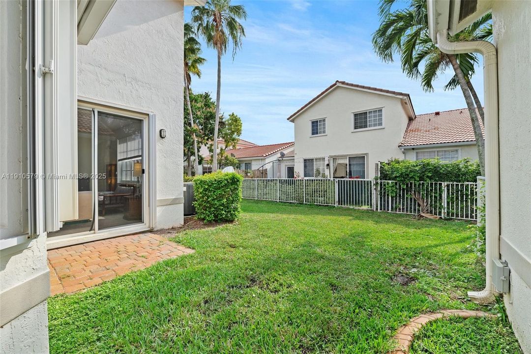 На продажу: $518,000 (3 спален, 3 ванн, 1576 Квадратных фут)