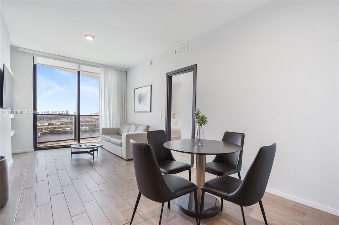 For Sale: $1,449,000 (2 beds, 2 baths, 818 Square Feet)