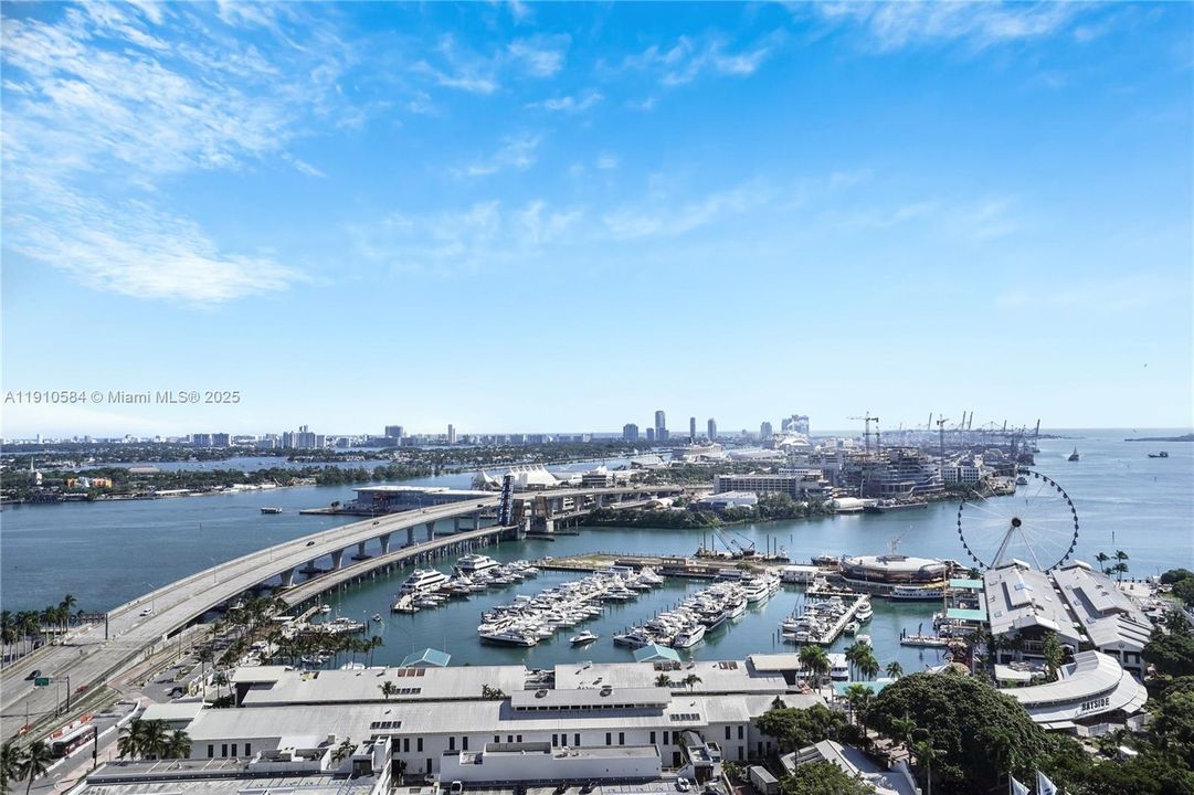 For Sale: $1,449,000 (2 beds, 2 baths, 818 Square Feet)