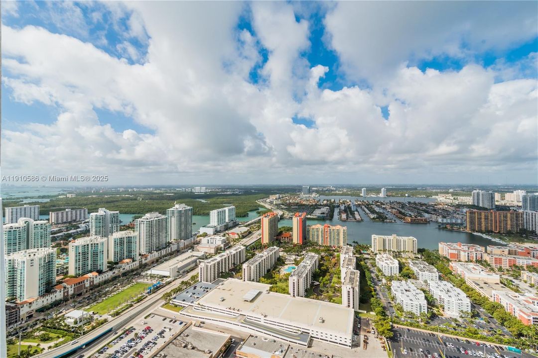 В аренду: $30,000 (3 спален, 4 ванн, 2915 Квадратных фут)