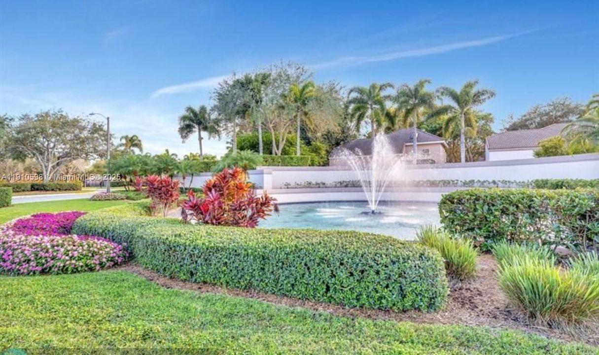 На продажу: $274,900 (2 спален, 2 ванн, 1070 Квадратных фут)