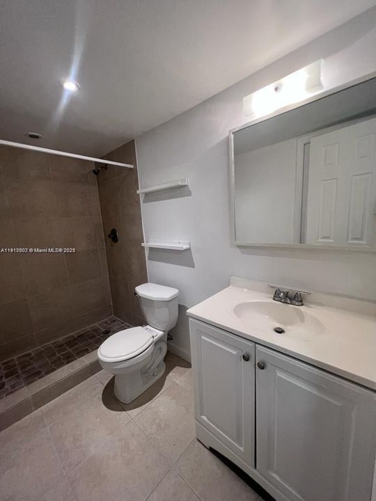 Недавно арендовано: $2,200 (2 спален, 2 ванн, 1008 Квадратных фут)