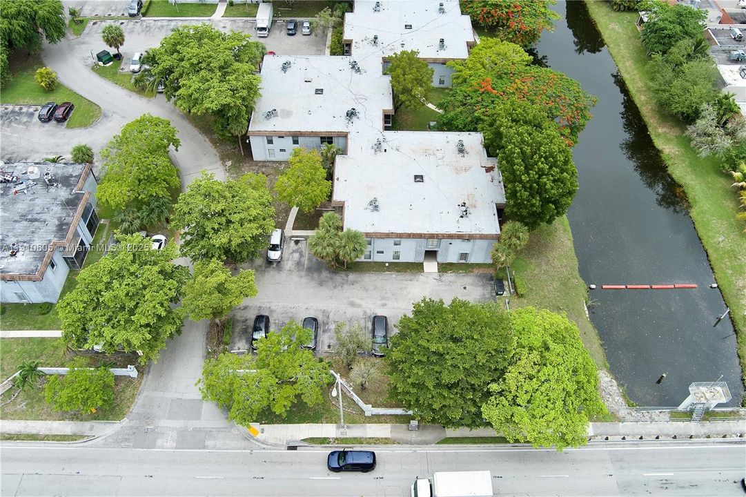 For Rent: $1,750 (1 beds, 1 baths, 765 Square Feet)