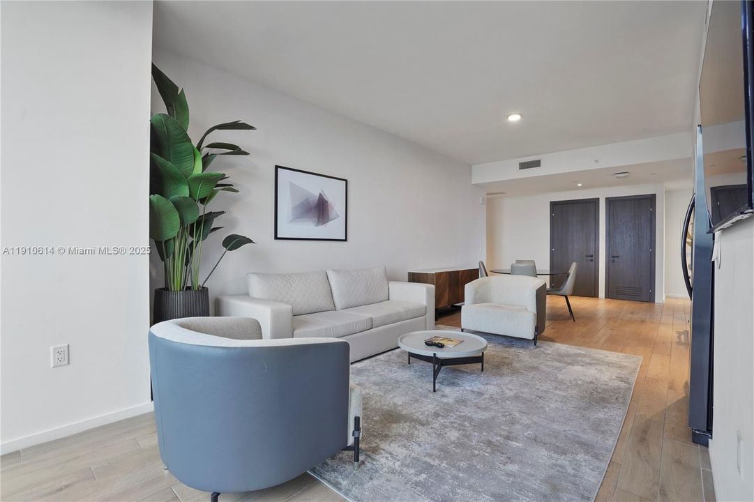 For Sale: $1,379,000 (3 beds, 3 baths, 1135 Square Feet)