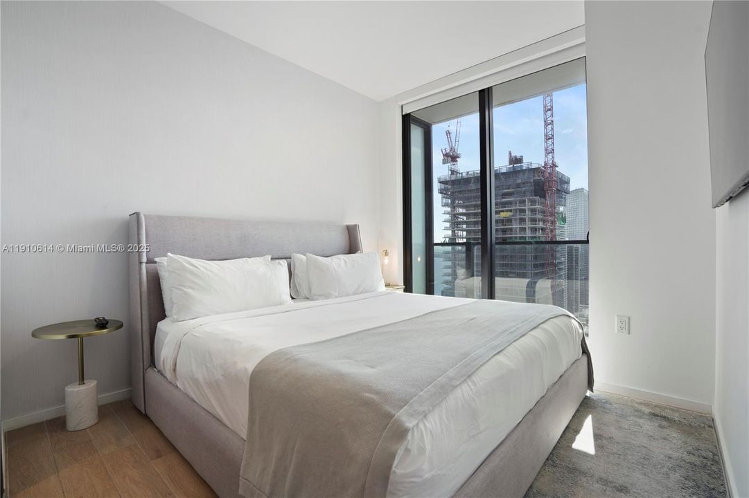 For Sale: $1,379,000 (3 beds, 3 baths, 1135 Square Feet)